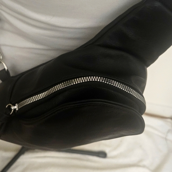 New W Tags Coco & Carmen Rhea Sling Bag/ Crossbody Leather Handbag Detach Strap - Picture 6 of 10